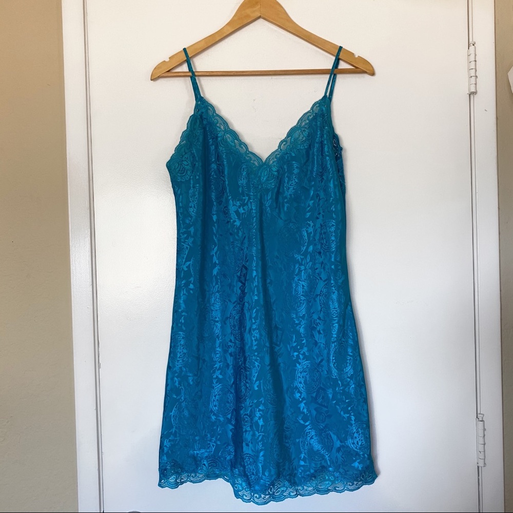 Vintage Gold Tag Victoria’s Secret